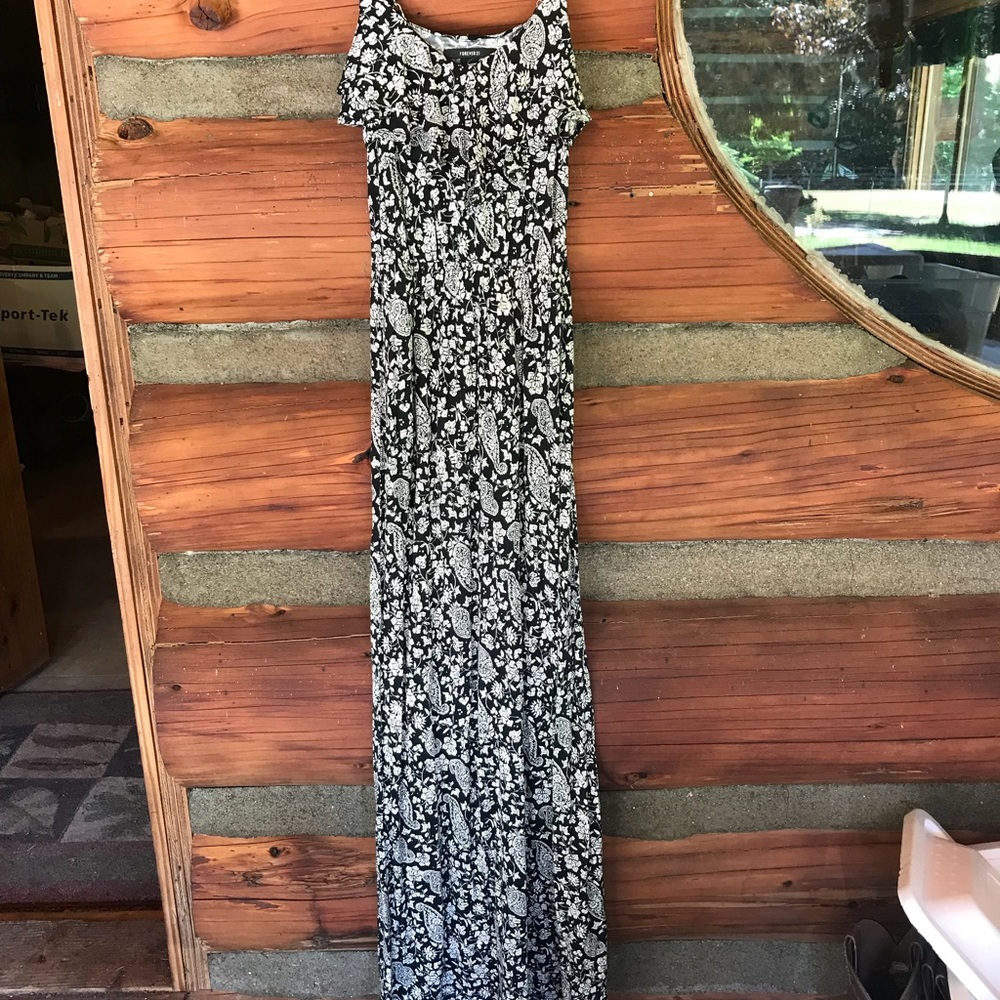 Spaghetti strap maxi